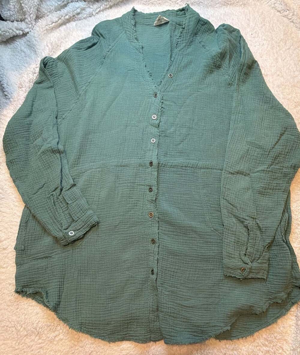 Urban Daizy Green Gauze Long Sleeve Button Down Shirt Size S